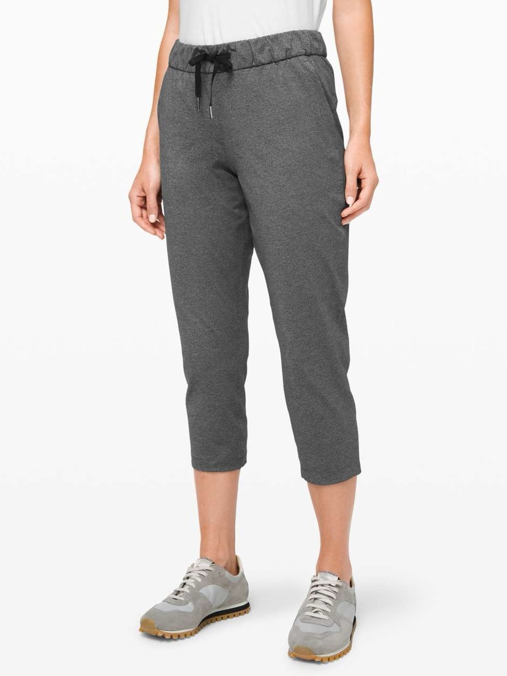 Lululemon On The Fly 23” Athletic Capris EUC Size 8 Heather Grey Granola Girl